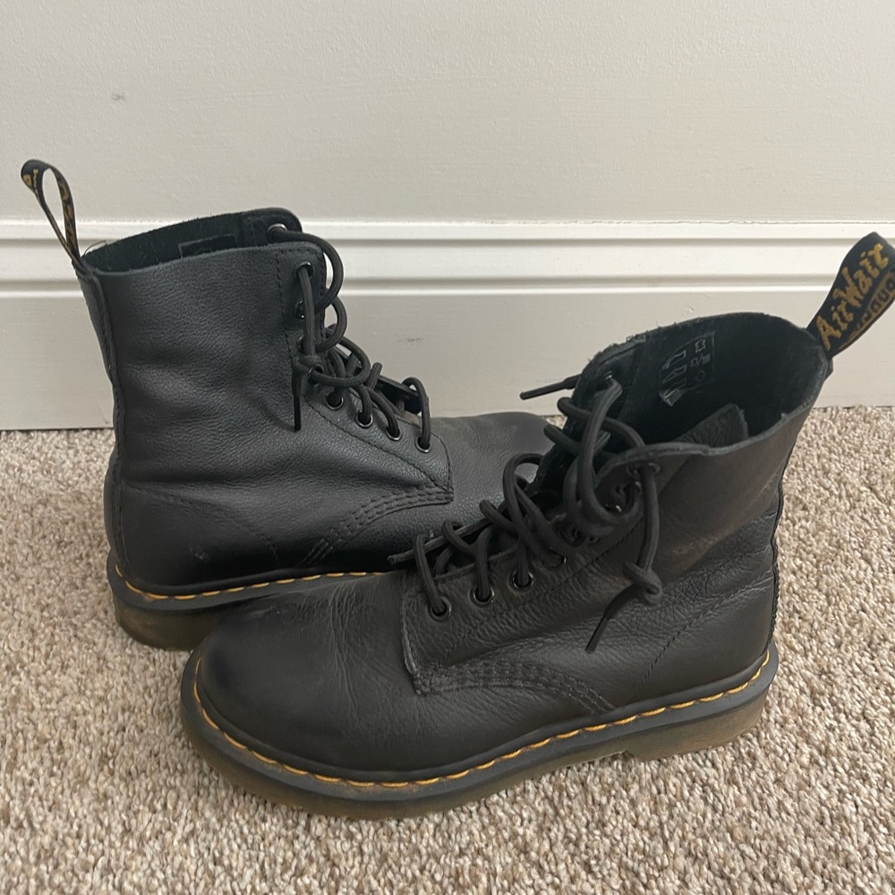 Dr Martens boots size 6